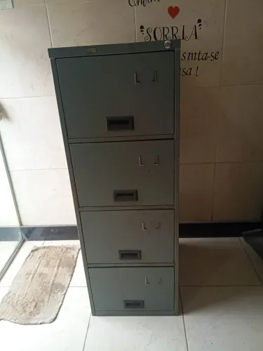 Arquivo de aço 4 gavetas