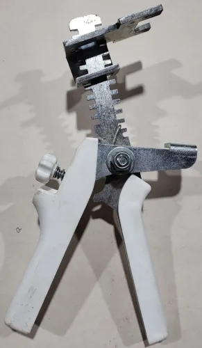 Alicate Nivelador Para Piso E Porcelanato Profissional - Importado