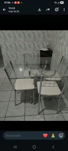 Massa 4 cadeiras de vidro