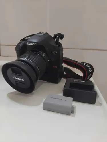 Camera DSLR Canon T1i