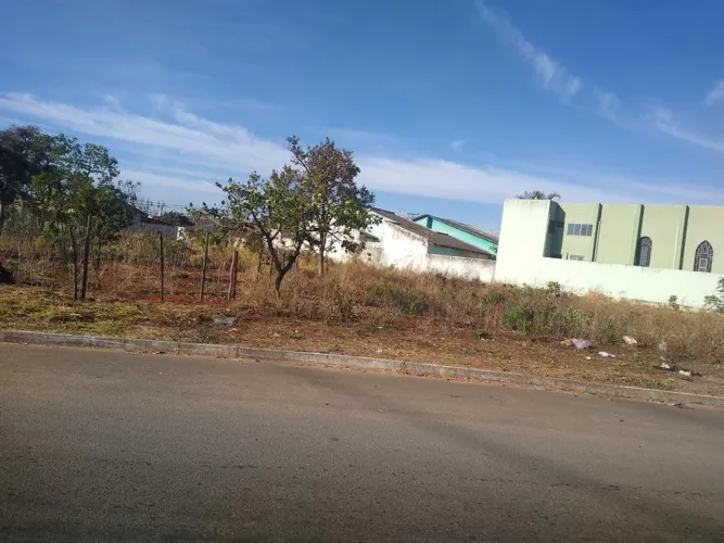 Terreno Exclusivo no Residencial Canadá: Seu Investimento de Alto Potencial em Goiânia!