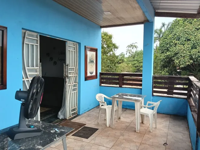 Vendo casa de 2 andares com ponto comercial no Ramal 14 do Pau Rosa