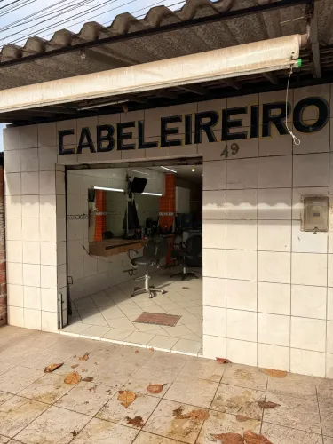 Precisando de um barbeiro para trabalhar todos sábados e domingo