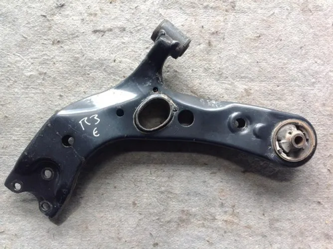 Bandeja Balança Dianteira Esquerda Rav4 2015
