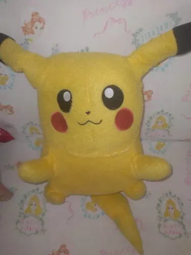 boneco Pikachu Pokemon em pelúcia