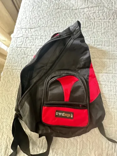 Mochila de peito nova
