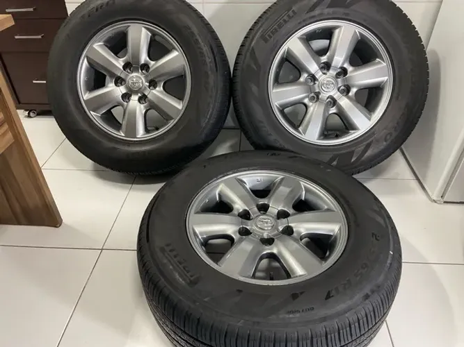 Jogo de Rodas 17 Toyota Sw4 + Pneus Pirelle Scorpion