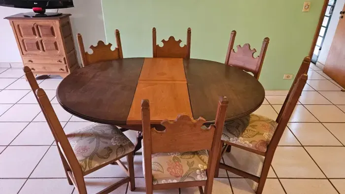 Mesa de Madeira Maciça com Estensor + 6 Cadeiras