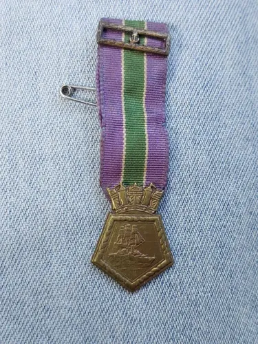 Medalha Antiga da Marinha só venda não troco por nada 
