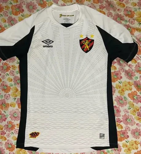 Camisa branca do Sport Recife 22/23, tamanho g, usada. umbro na nuca saiu