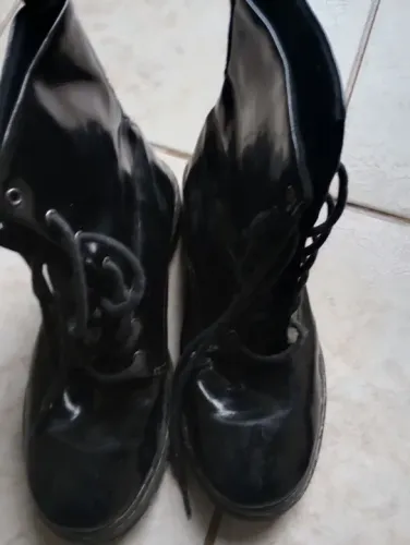 Bota (coturno)-Chinelo(Sandália) R$120,00