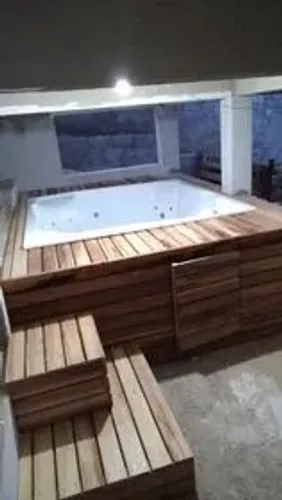 Banheiras Hidromassagem e Spas