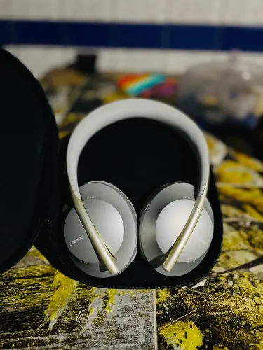 Fone da Bose 700 UC