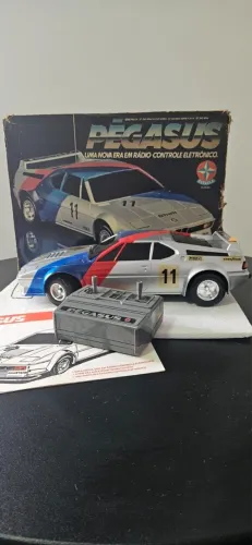 Carrinho de Controle Remoto Pegasus - Colecionador