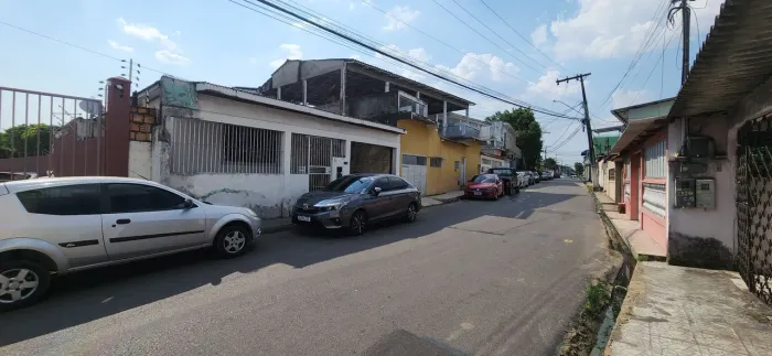 Casa térrea, 4 quartos, D. Pedro- Manaus-Am