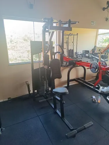 Aparelho de Musculação para Peito e Costas