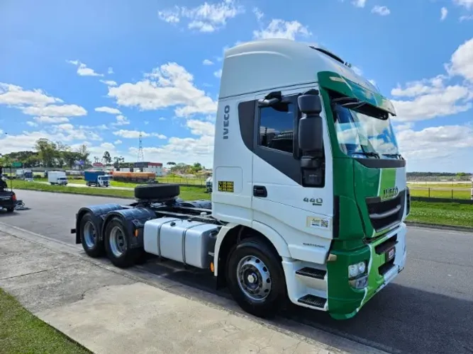Iveco Hiway 440 6x2 Ano 17 Teto Alto Automático Mola