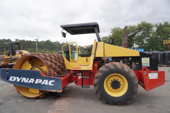 Rolo compactador Dynapac CA250 PD