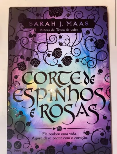 Livro Corte de espinhos e rosas 