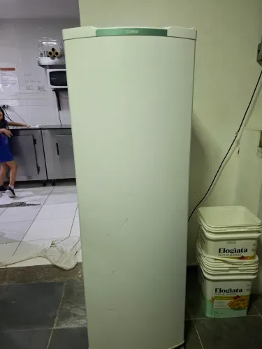Vendo Geladeira Cônsul