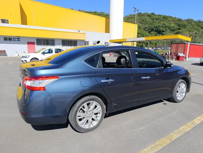 Nissan Sentra SL 2.0/ 2.0 Flex Fuel 16V Aut. 2016