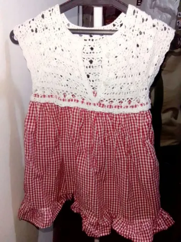 2 VESTIDOS FEM. (ATÉ 1 ANO E MEIO - 18 MESES).