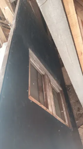 Porta galvanizada+ marco de ferro