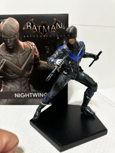 Estátua nightwing - batman arkham knight series - art scale 1/10 - iron studios