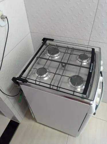 Vendo Fogão Continental 4 bocas super conservado
