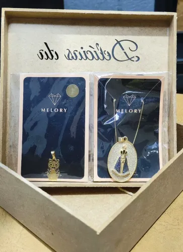 Gargantilha Nossa Senhora Folhada a Ouro 18k