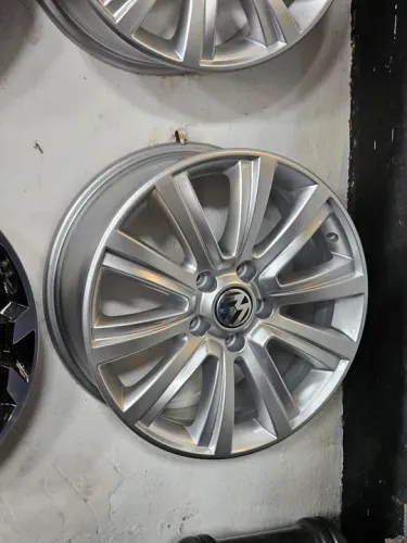 Jogo de roda original amarok highline aro 18 5x120