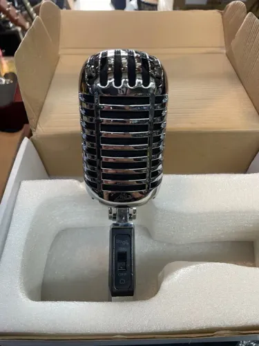 Microfone Vintage Retro Stagg dinâmico XLR novo na caixa com cabo