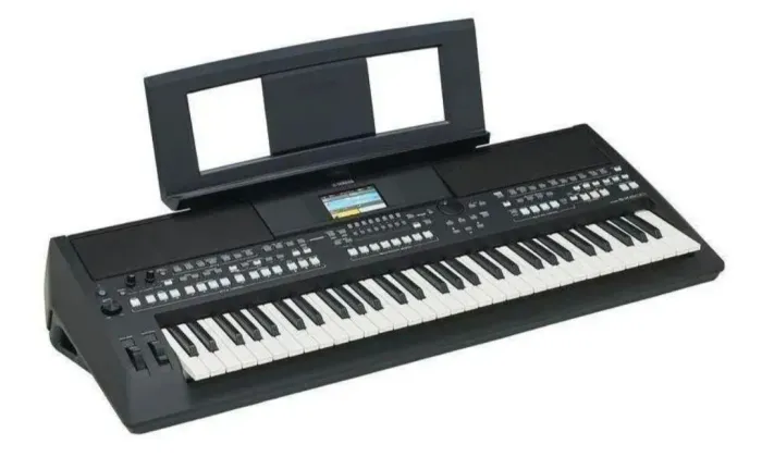Teclado Yamaha PSR-S670 - Novo!