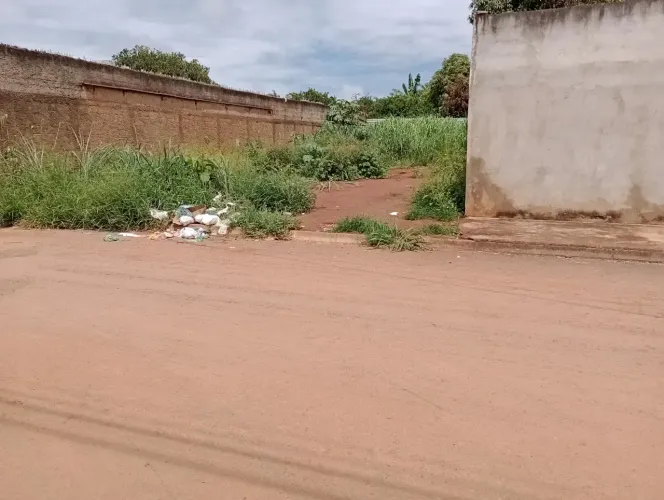 Lote  de 360m² O imóvel está localizado no bairro Parque Nápolis A