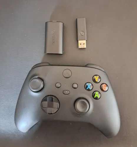 Controle Xbox Series + Bateria + Dongle
