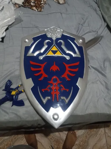 Master sword e hyllian shield