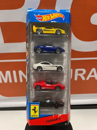 Pack 5 Ferrari Hot Wheels de 2013