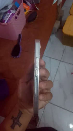 Celular novo apenas 16 dias de uso sem nenhum arranhão, vai capa, carregador e documento.