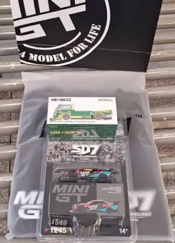 Mini GT - Kit Salão Diecast 7