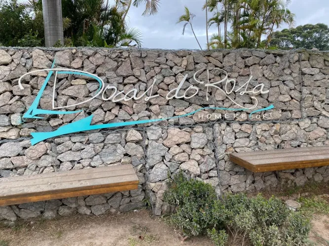 Terreno a venda em condomínio na Praia do rosa