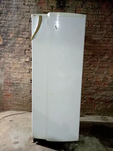 Geladeira 340 litros 127v funcionando perfeitamente