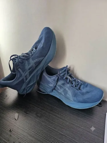 Asics novablast 5