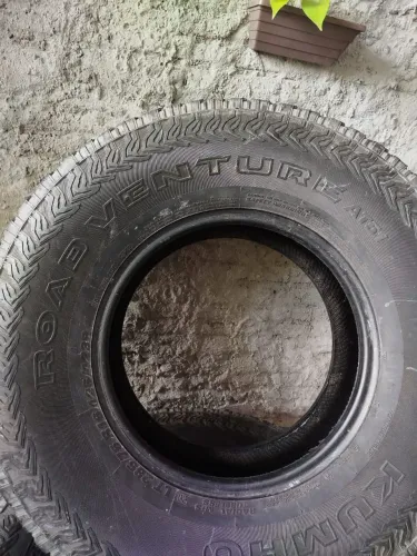 VENDE-SE PNEUS KUMHO USADOS