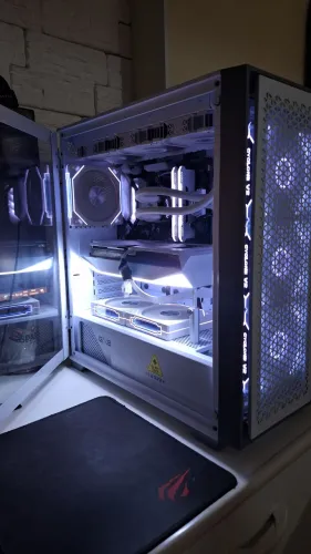 PC Branco - R7 5700X3D + 9060XT 16gb + 32gb RAM