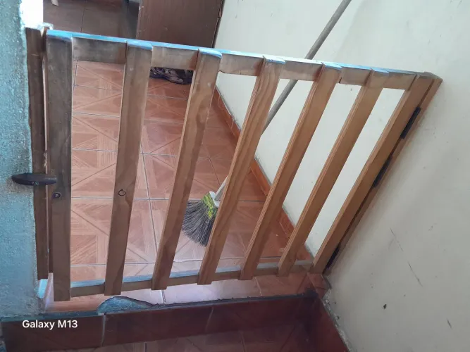 Portãozinho de proteção. Para crianças ou pettes.