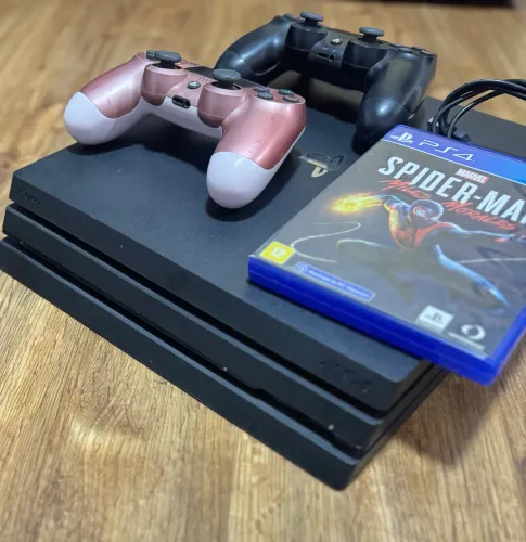 Play Station Pro 1TB 2 Controles + Jogo Físico