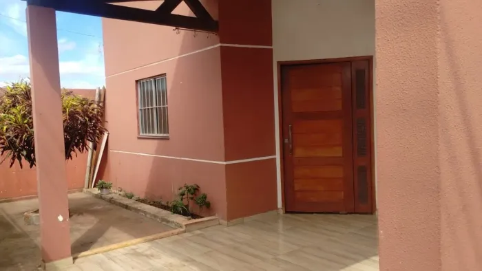 Casa com 2 quartos, sendo 1 suíte