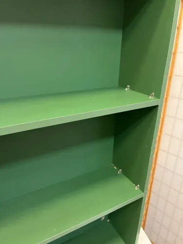 ESTANTE LAQUEADA VERDE 