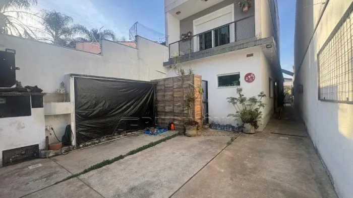 SOBRADO COM 3 QUARTOS - Ana Maria