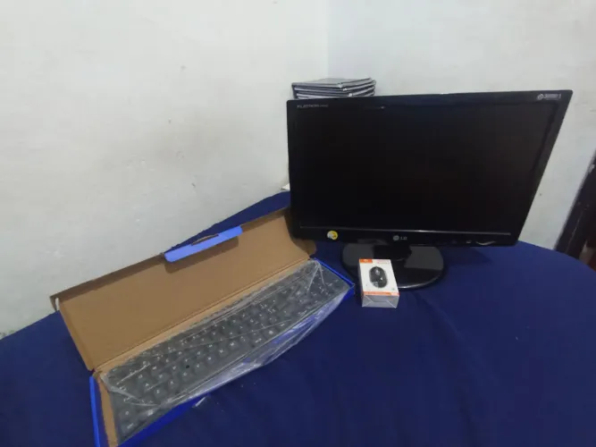Vendo monitor LG